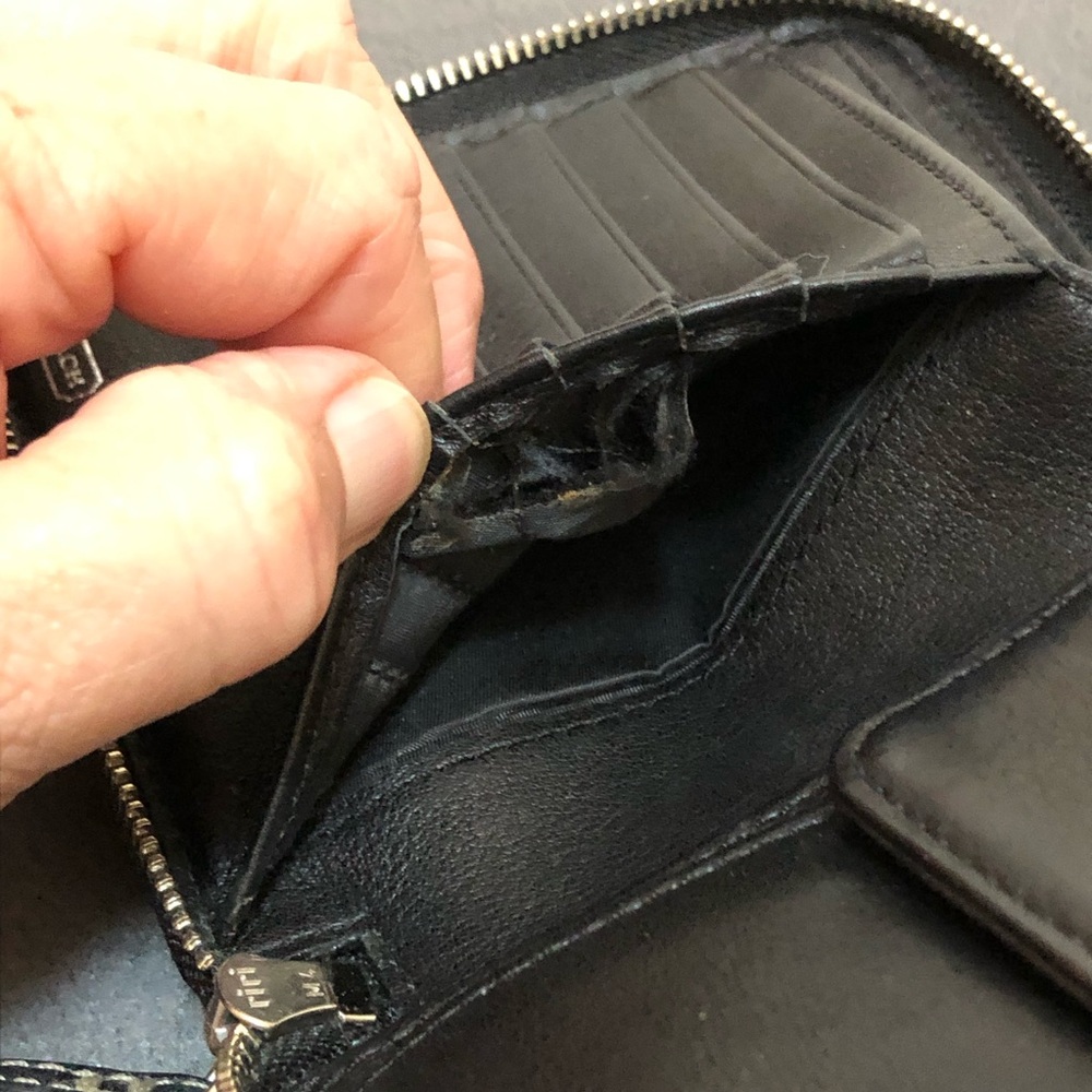 Coach  Black Pebble Leather Wallet - Picture 12 of 12